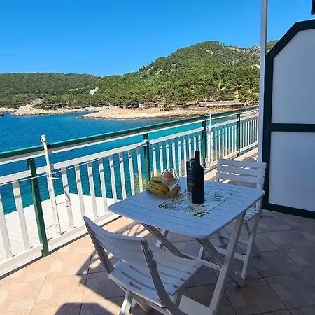 Ana I Ante * Milna (Hvar)