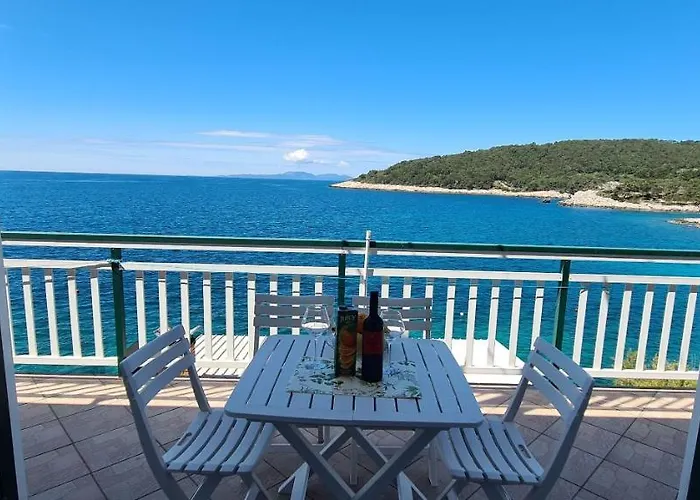 Ana I Ante * Milna (Hvar)